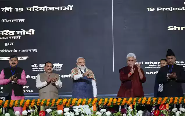 PM Modi Unveils Mega Development Projects in Jammu, Empowers Youth and Boosts Education