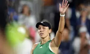 Top seed Pegula overcomes Anisimova in Charleston; Collins also prevails