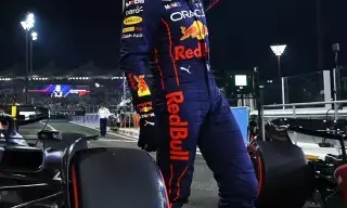 Japanese GP: Verstappen edges out teammate Perez to claim pole position