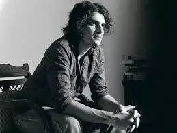 Lights off, candles lit: Imtiaz recollects magical moment inside studio with Rahman