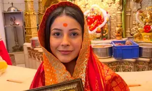 Shehnaaz Gill seeks Lord Ganeshas blessings at Siddhivinayak Temple