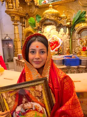 Shehnaaz Gill seeks Lord Ganeshas blessings at Siddhivinayak Temple