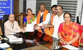 K’taka BJP rebel Eshwarappa files nomination as Independent from Shivamogga