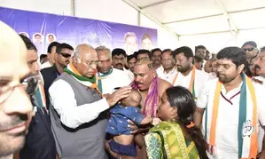 After nomination of son-in-law Radhakrishna from Kalaburagi seat, Kharge asks voters to avenge his defeat