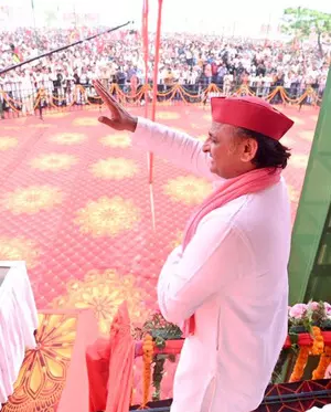 Farmers strength made BJP take back farm laws: Akhilesh