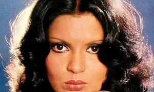 Zeenat Aman posts ‘vintage smoulder’, shares analytics of Instagram account