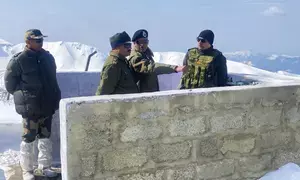 DG BSF visits forward locations at LoC, reviews security situation