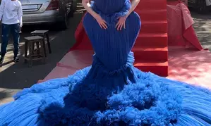 Overdressed! Uorfi Javed alights from tempo wearing heavy flowing oversized gown