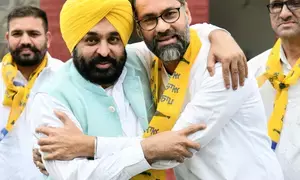 Jalandhar Dalit leader leaves Akali Dal, joins AAP