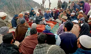 Senior leader NC Mian Altaf moves out to campaign in Anantnag-Rajouri constituency