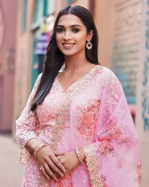 Udaariyaan taught Aditi Bhagat how to romance on screen Udaariyaan taught Aditi Bhagat how to romance on screen