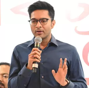 ECI seeks report on I-T raid at Abhishek Banerjee’s chopper from CEO