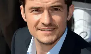 Orlando Bloom pokes fun at fiancee Katy Perrys malfunctioning attire, calls it ‘frying pan’