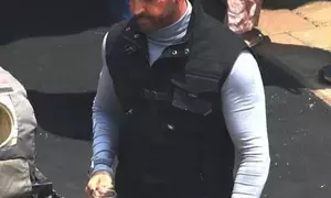 Hrithik flaunts chiselled body, dons turtleneck tee and black military vest in ‘War 2’ pictures