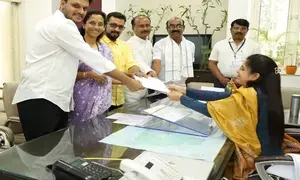 MVAs Lok Sabha nominees Supriya Sule & Amol Kolhe file candidatures