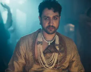 Adhyayan Suman embraces debauchery as Nawab Zoravar in Heeramandi promo