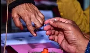 25.2 pc polling in UP till 11 am