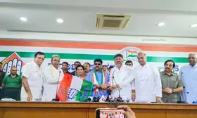 BJP is threatening K’taka govt on Guv rule: Shivakumar