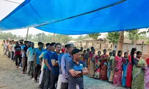 Amid flood of complaints, 50.96 pc turnout in Bengals three LS seats till 1 pm