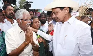 KCR to intensify BRS campaign with bus yatra