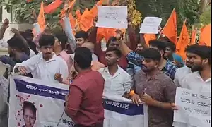 Protesters lay siege to K’taka HM’s residence demanding punishment for MCA student’s killer