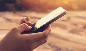 Experts urge parents to wean children off social media