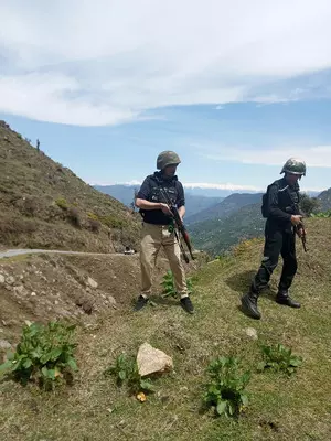 Two Customs officials shot dead in Pakistans DI Khan in second attack in four days