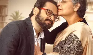 Raakhee Gulzar wore bangles during downtime to stay in the skin of Aamar Boss’ character