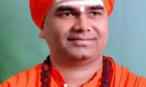 Lingayat seer withdraws nomination from Dharwad LS seat; CM, Dy CM appeal to him to support Congress