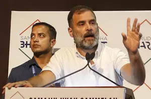 In Maharashtra, Rahul Gandhi vows to fight attempts to change the Constitution (Ld)