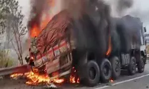 Man burnt alive after car hits truck on Hyderabads ORR