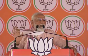 Congress, SP playing divisive politics, says PM Modi in Agra