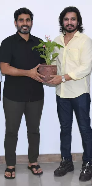 Tollywood actor Nikhil holds roadshow for uncle in Andhra