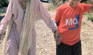 Voters, old and young, continue to throng polling centres in Jammu-Reasi LS seat (Lead)