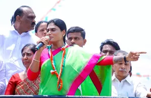 Jagan behind adding YSRs name to CBI cases: Sharmila
