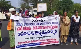 525 candidates remain in fray for 17 LS seats in Telangana