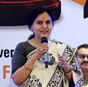 Fraudsters using Telangana Chief Secretary’s DP to make fake calls