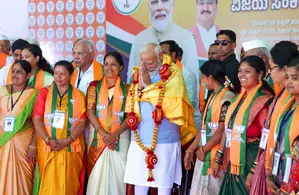 Congress drawing flak for poor planning as PM Modi galvanises BJPs poll campaign