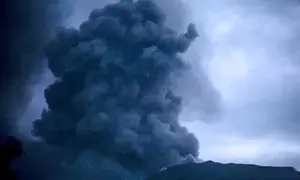 Indonesias Mount Ruang erupts again, evacuation ordered