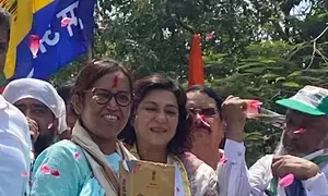 Joined by a huge crowd, Mumbai Congress chief files nomination for LS polls