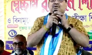 Trinamool leader praises BJPs LS candidate in Bengal, shares dais