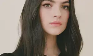 Ella Rubin calls The Idea of You director Michael Showalter her comedy hero