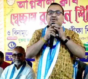 Trinamool leader praises BJPs LS candidate in Bengal, shares dais Trinamool leader praises BJPs LS candidate in Bengal, shares dais