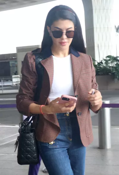 Jacqueliene Fernandez recreates ‘Yimmy Yimmy’ with ‘cute co-stars’ post shoot Jacqueliene Fernandez recreates ‘Yimmy Yimmy’ with ‘cute co-stars’ post shoot