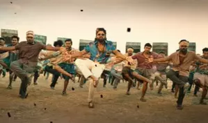 Allu Arjun does the seasons first big hook step in Pushpa Pushpa Allu Arjun does the seasons first big hook step in Pushpa Pushpa
