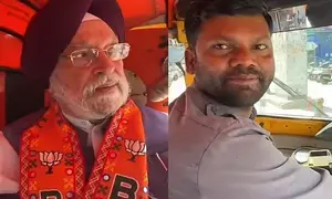 Hardeep Puri takes auto ride, holds candid conversation with driver over Centres welfare schemes