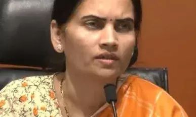 LS polls: Hemant Godse, Bharati Pawar file nominations for Nashik & Dindori seats