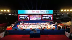 In Maha campaign, PM Modis style is to mouth words penned by local leaders, says Sharad Pawar