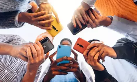 Global smartphone market up 6 per cent in Q1, revenue at highest level: Report