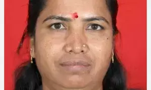 Geniben Thakor reminds Shankar Chaudhary of duties in fight for Banaskantha